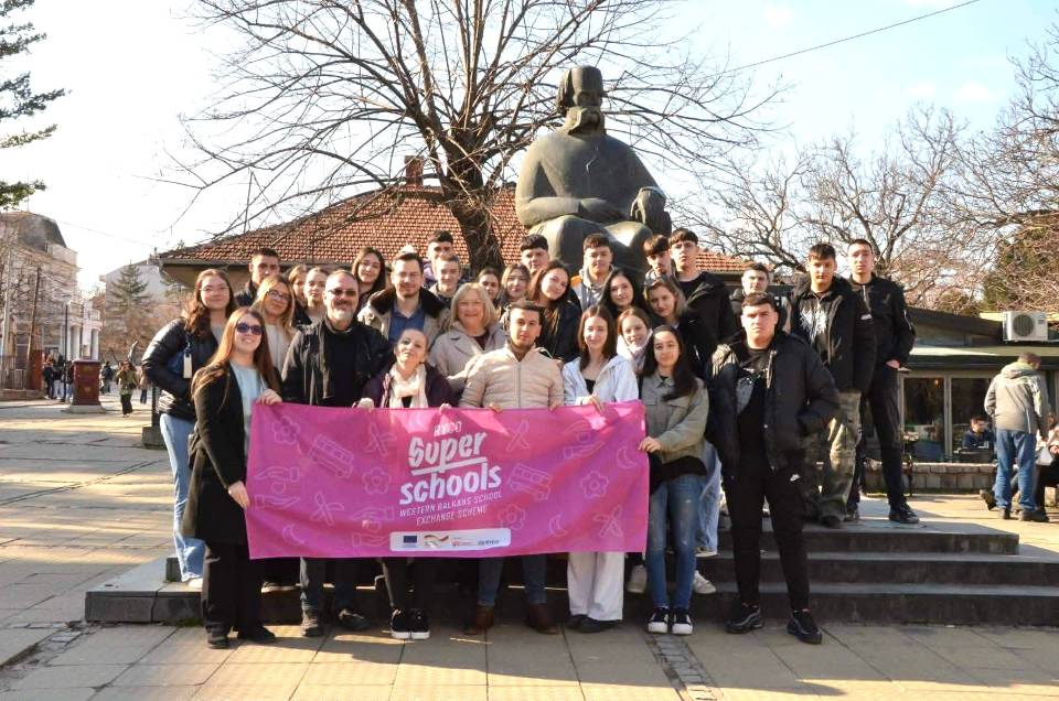 24ffe0bd a692 47ce 906f a2b3b691d076